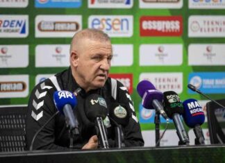 Mesut Bakkal: Oyun iki takım için de yok. Kornerler harici bir sefer kalemize geldiler, gol yedik – Analiz ve Yorumları news-11112024-001840