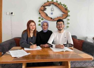 Genetik Kas Hastalığına Sahip Anne, Çocuklarının Eğitimine Destek Oluyor news-20112024-045328