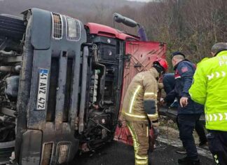 Kimyasal Madde Taşıyan Tankerin Devrilmesi Sonucu Sürücü Hayatını Kaybetti kimyasal-madde-tayan-tankerin-devrilmesi-sonucu-src-hayatn-kaybetti