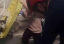 Sakarya’da Bebek Yürütecine Sıkışan Çocuğun Parmığını Kurtaran İtfaiye sakaryada-bebek-yrtecine-skan-ocuun-parmn-kurtaran-itfaiye