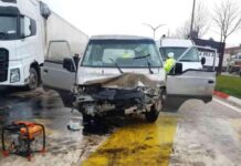 Trafik Kazası: Minibüs Park Halindeki Tıra Çarptı, 3 Yaralı trafik-kazas-minibs-park-halindeki-tra-arpt-3-yaral