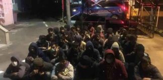 Yasa Dışı Göçmen Operasyonunda 23 Kişi Yakalandı, 2 Zanlı Tutuklandı. yasa-d-gmen-operasyonunda-23-kii-yakaland-2-zanl-tutukland