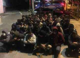 Yasa Dışı Göçmen Operasyonunda 23 Kişi Yakalandı, 2 Zanlı Tutuklandı. yasa-d-gmen-operasyonunda-23-kii-yakaland-2-zanl-tutukland