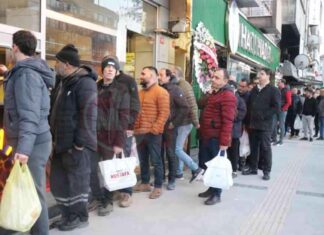 Pide Kuyruğunda Uzun Bekleyiş: İşte Sonuç! pide-kuyruunda-uzun-bekleyi-ite-sonu