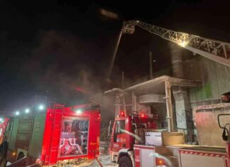 Sakarya Treyler Fabrikasında Çıkan Yangın Hasara Yol Açtı sakarya-treyler-fabrikasnda-kan-yangn-hasara-yol-at