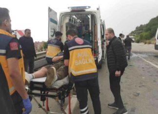 Bursa’da Minibüs ve Otomobil Çarpıştı: 12 Yaralı bursada-minibs-ve-otomobil-arpt-12-yaral